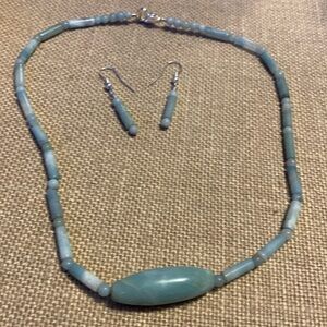 Stone necklace earrings set